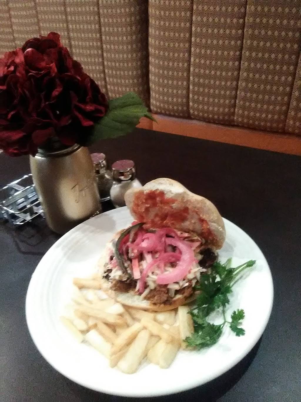 Rickys Sports Bar | restaurant | 4124 Mt Vernon Ave, Alexandria, VA 22305, USA | 5718009603 OR +1 571-800-9603