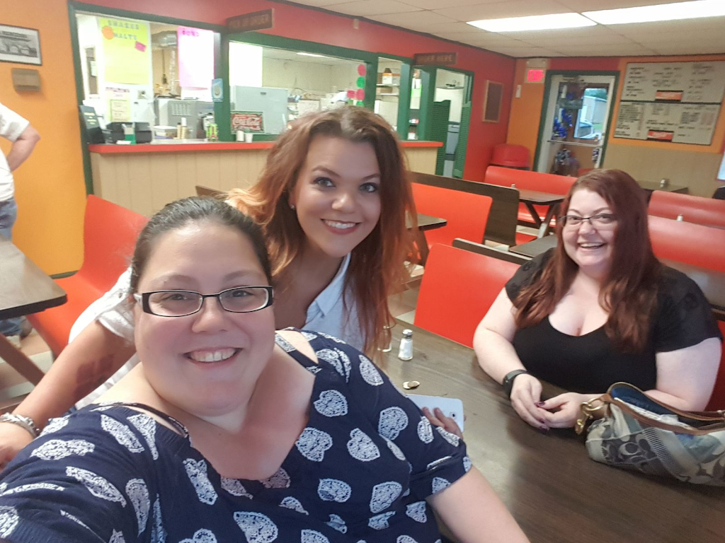 Lady Queene Restaurant | restaurant | 523 Center St, Bismarck, MO 63624, USA | 5737342525 OR +1 573-734-2525