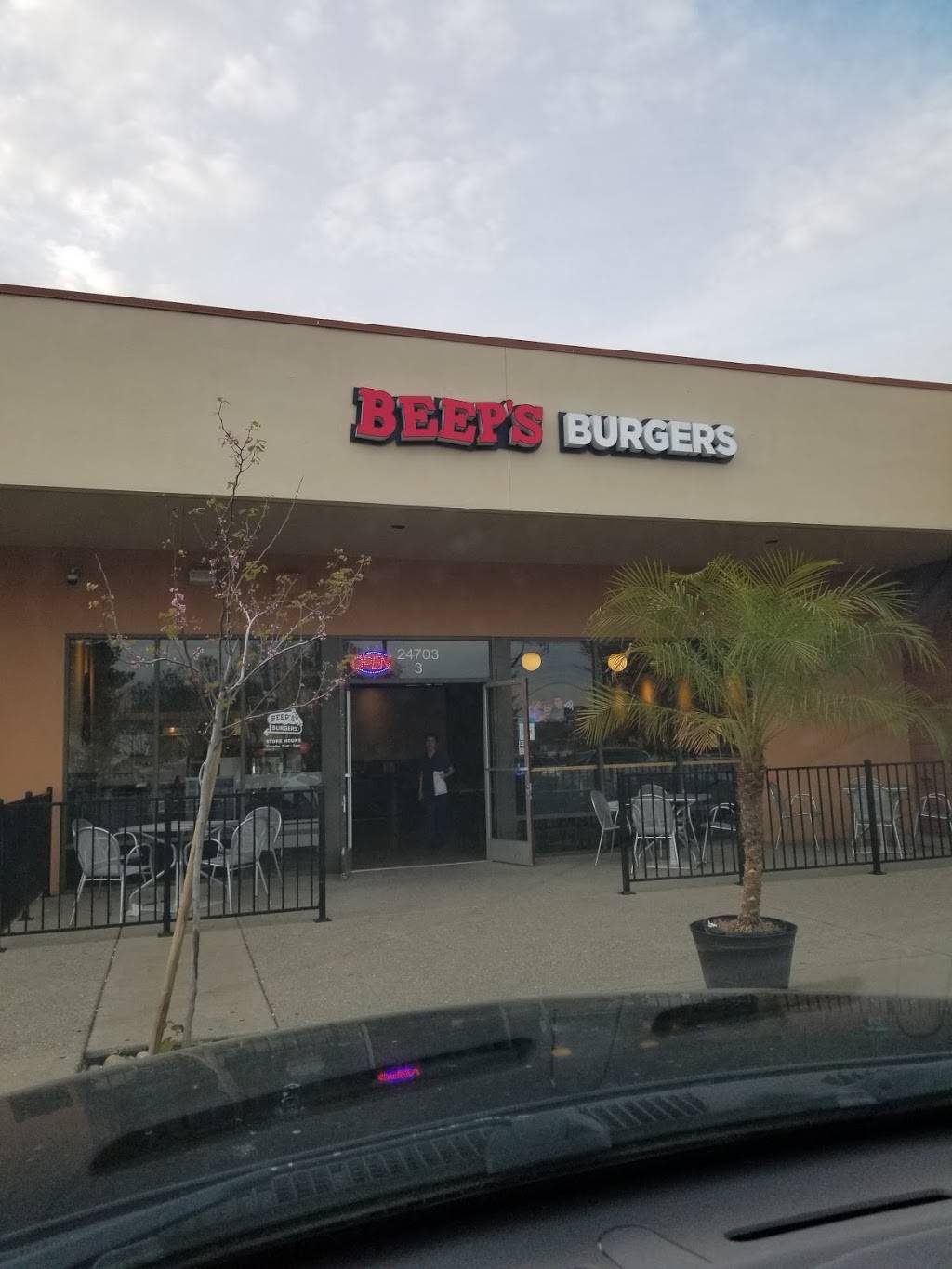 Beeps Burgers | restaurant | 24703 Amador St, Hayward, CA 94544, USA | 5104703022 OR +1 510-470-3022