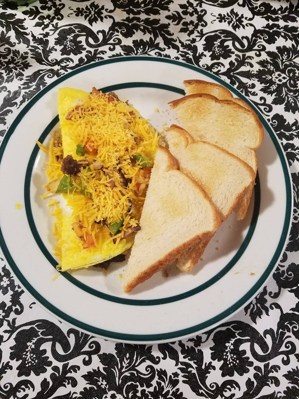 Red Star Grille | restaurant | 2365 Annadell Rd, Pioneer, TN 37847, USA | 4236637827 OR +1 423-663-7827