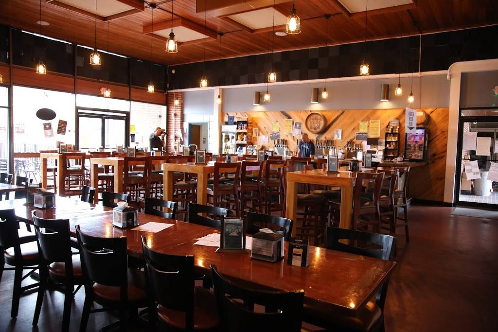 Zephyrhills Brewing Company - ZBC | restaurant | 38530 5th Ave, Zephyrhills, FL 33542, USA | 8137152683 OR +1 813-715-2683