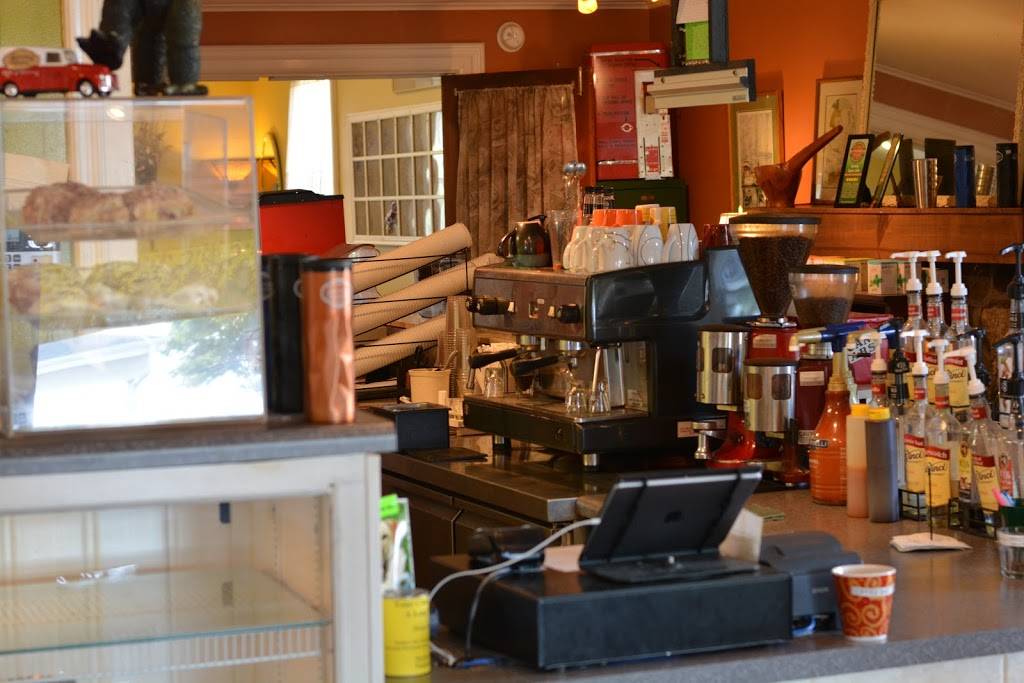 Serving Spoon | cafe | 821 1st St, Menominee, MI 49858, USA | 9068637770 OR +1 906-863-7770