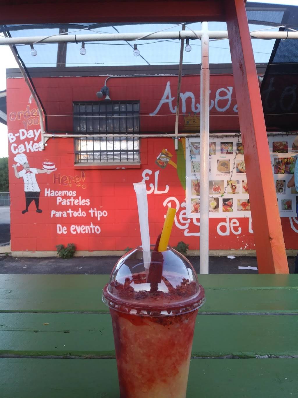 Antojitos El Rey De La McKinney | restaurant | 805 E McKinney St, Denton, TX 76209, USA | 9402227078 OR +1 940-222-7078