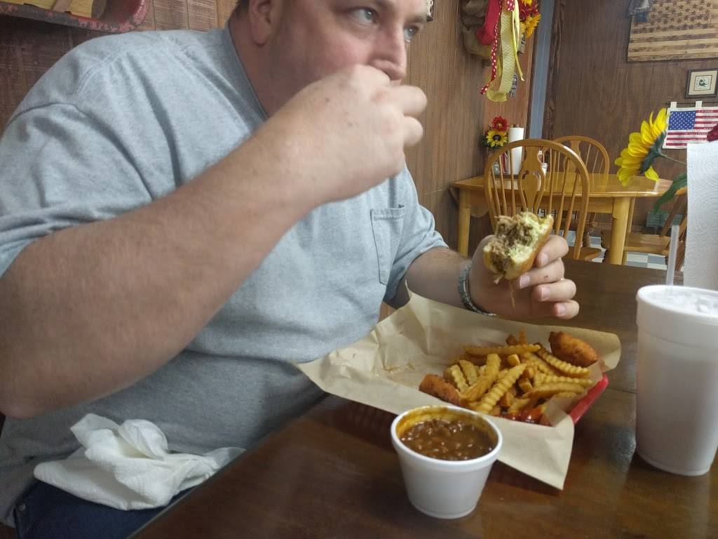 Caino’s BBQ | restaurant | 249 Shell Rock Landing Rd, Hubert, NC 28539, USA | 9103262276 OR +1 910-326-2276