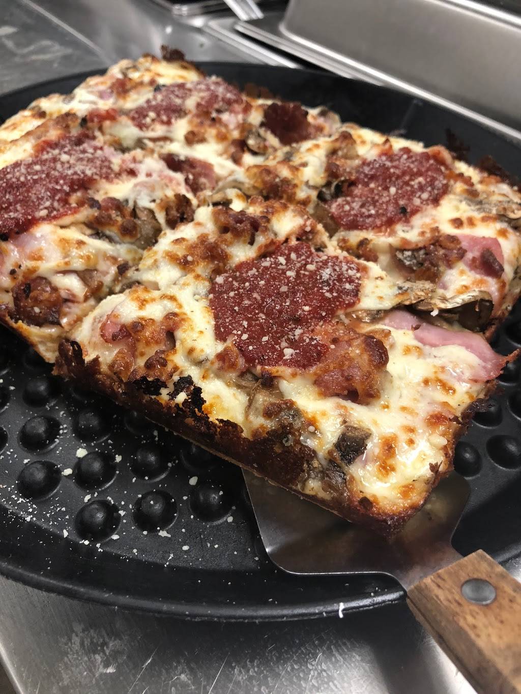 Ollies Pizza & Grinders | restaurant | 230 E Main St, Manchester, MI 48158, USA | 7344286543 OR +1 734-428-6543