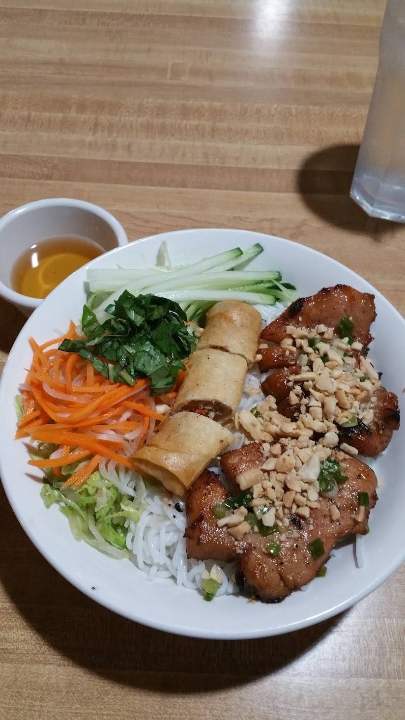 PHO CALI II | restaurant | 1915 Pine Ave, Niagara Falls, NY 14301, USA | 7162997117 OR +1 716-299-7117