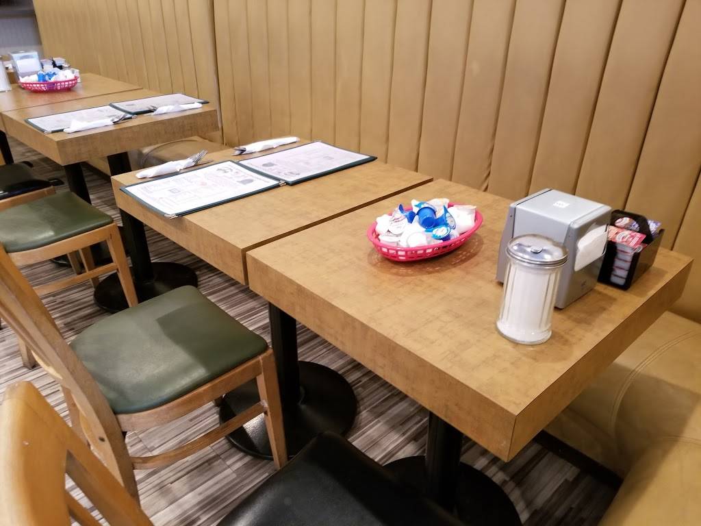 Jack and Bennys Downtown Diner | restaurant | 12 E Broad St, Columbus, OH 43215, USA | 6147452313 OR +1 614-745-2313