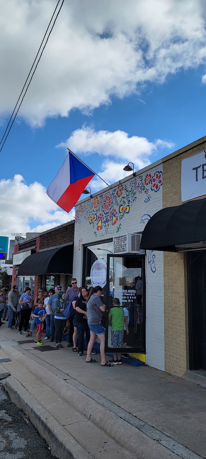 Vladislavas Czech Bakery & Cafe | restaurant | 422 W Main St, Yukon, OK 73099, USA | 4058330318 OR +1 405-833-0318