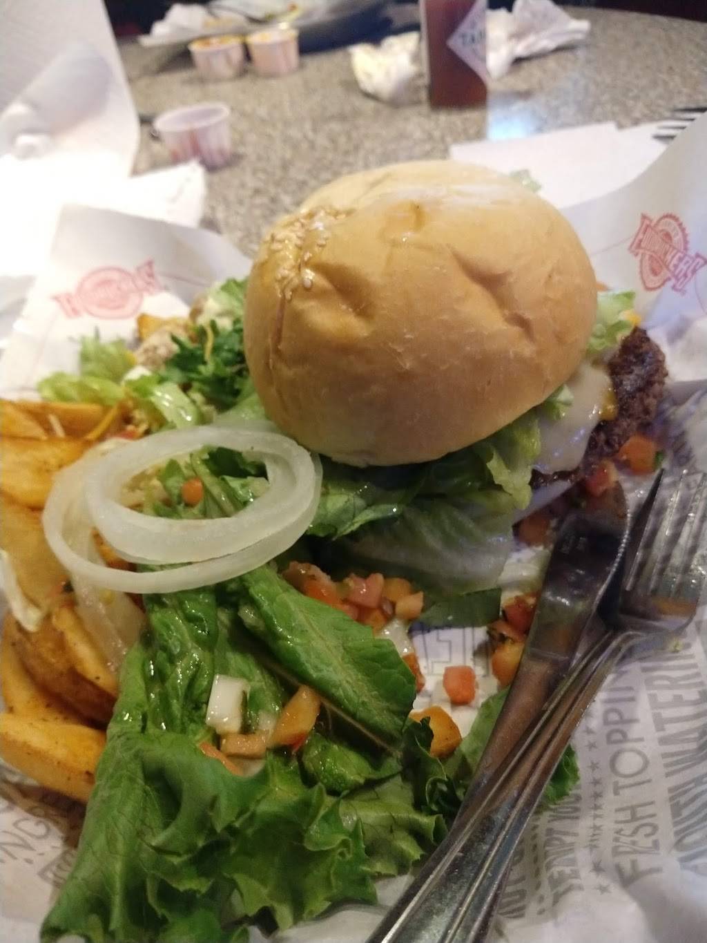 Fuddruckers | restaurant | 100 Destination Blvd, Anderson, SC 29621, USA | 8642220145 OR +1 864-222-0145