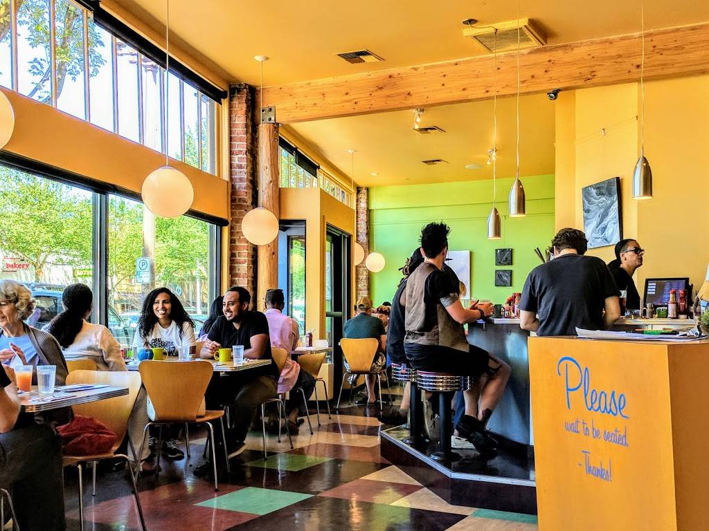 Geraldines Counter Restaurant | restaurant | 4872 Rainier Ave S, Seattle, WA 98118, USA | 2067232080 OR +1 206-723-2080