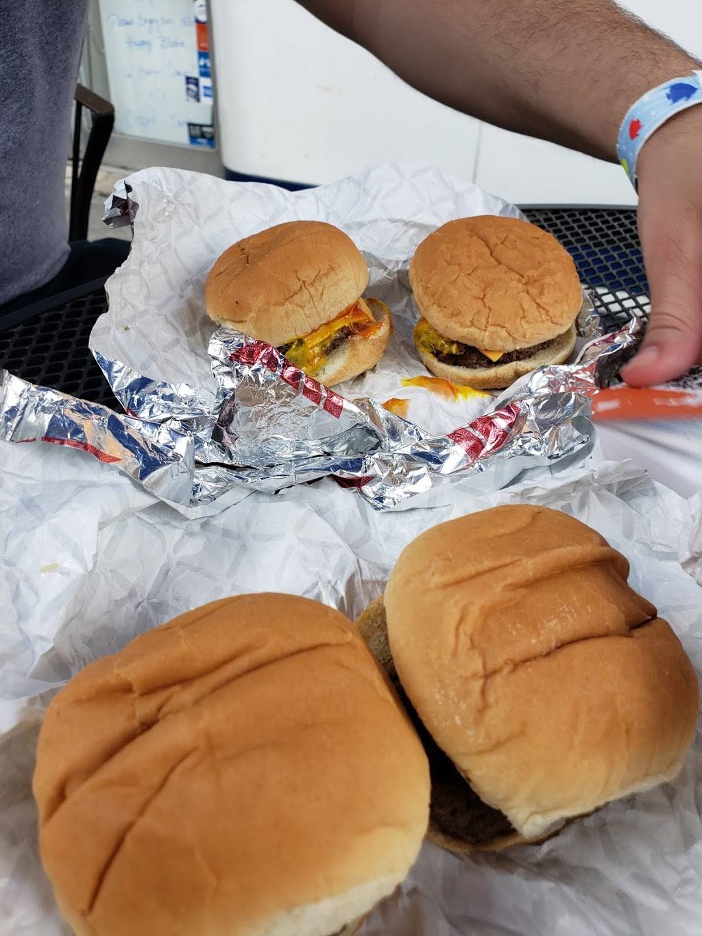 Old Town Snow White Grill, LLC | restaurant | 159 N Loudoun St, Winchester, VA 22601, USA | 5404315977 OR +1 540-431-5977