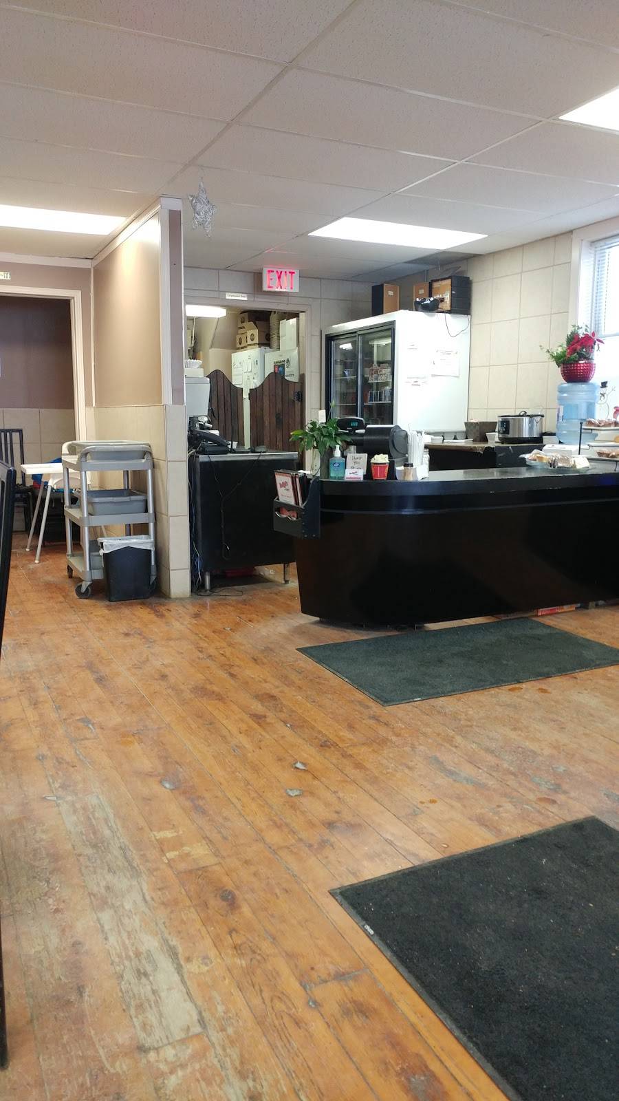 Bobbis Diner | restaurant | 641 Broadway St, Wyoming, ON N0N 1T0, Canada | 5198451739 OR +1 519-845-1739