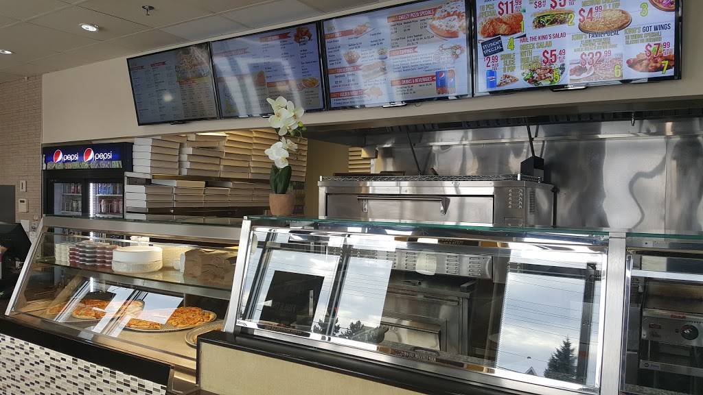 Crown Pizza N Fried Chicken | restaurant | 308 Taunton Rd E, Whitby, ON L1R 3K5, Canada | 9054255222 OR +1 905-425-5222