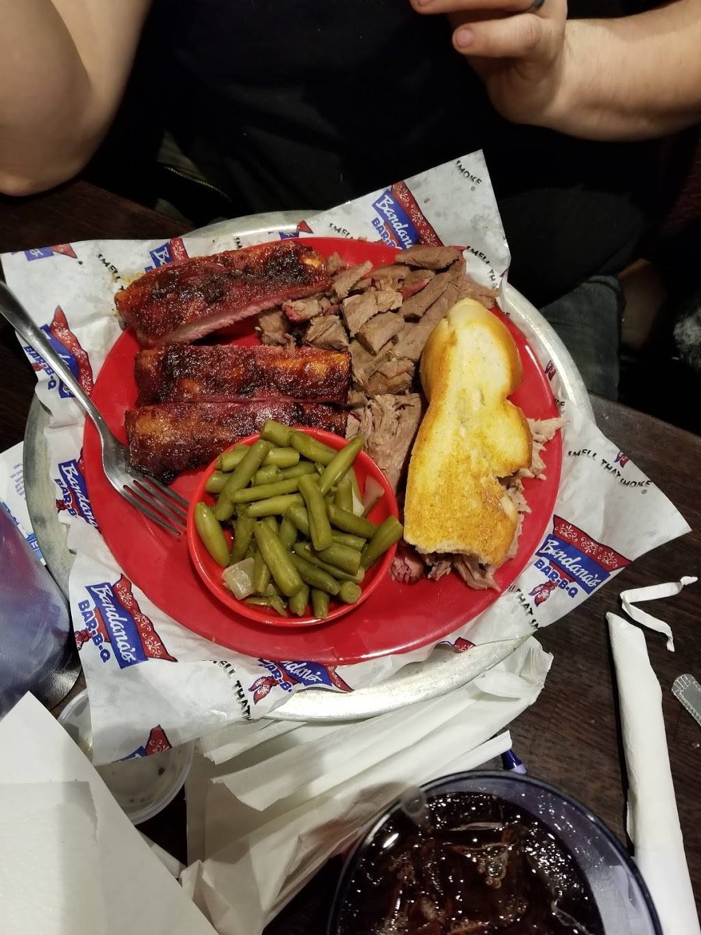 Bandanas Bar-B-Q | restaurant | 3707 1st Ave SE, Cedar Rapids, IA 52402, USA | 3194326473 OR +1 319-432-6473