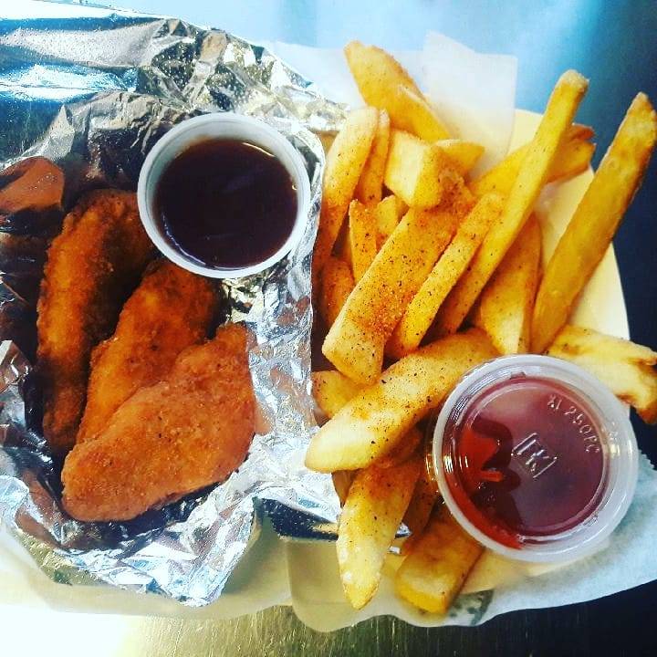 Dripping Wings | restaurant | 18325 Ranch Rd 12, Wimberley, TX 78676, USA | 5126456858 OR +1 512-645-6858