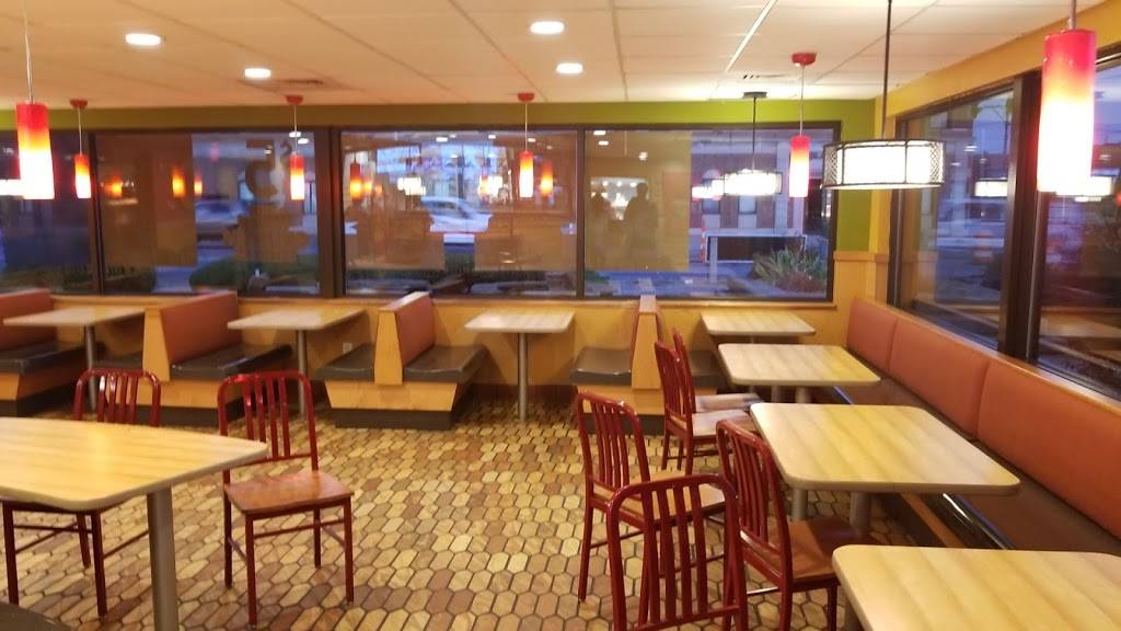 Popeyes Louisiana Kitchen | restaurant | 1080 Broadway, Gary, IN 46402, USA | 2198832824 OR +1 219-883-2824