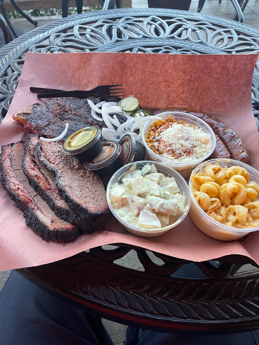 Lucys BBQ | restaurant | 241 N Liberty St, Lowell, IN 46356, USA | 2196903372 OR +1 219-690-3372