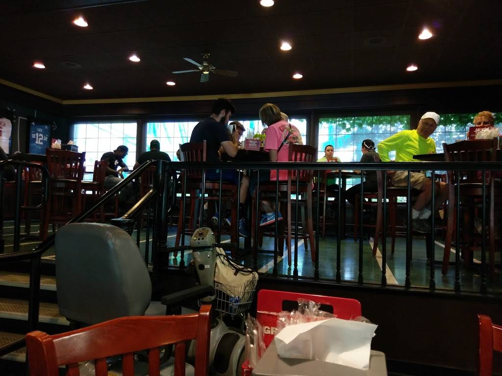 Chickies & Petes | restaurant | 1 Cedar Point Blvd, Sandusky, OH 44870, USA | 4196260830 OR +1 419-626-0830