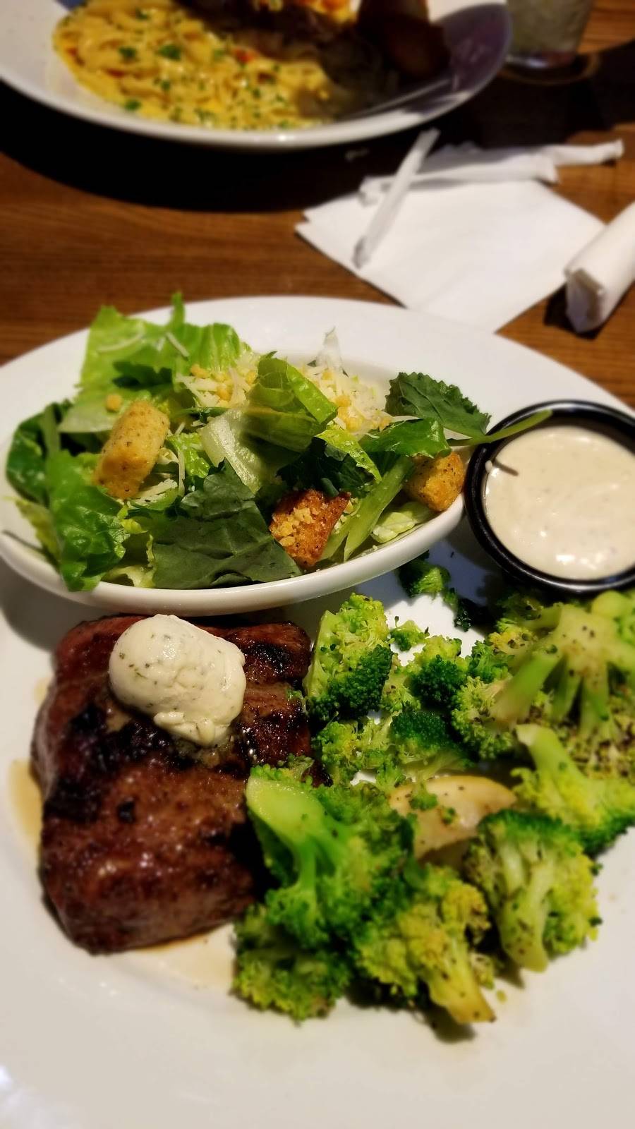 TGI Fridays | restaurant | 2034 Green Acres Mall, Valley Stream, NY 11581, USA | 5165994051 OR +1 516-599-4051