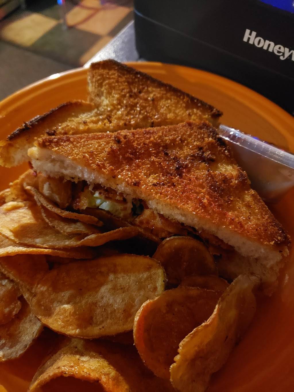 Wings Sports Bar & Grille | restaurant | 7902 N Dixie Dr, Dayton, OH 45414, USA | 9378980280 OR +1 937-898-0280