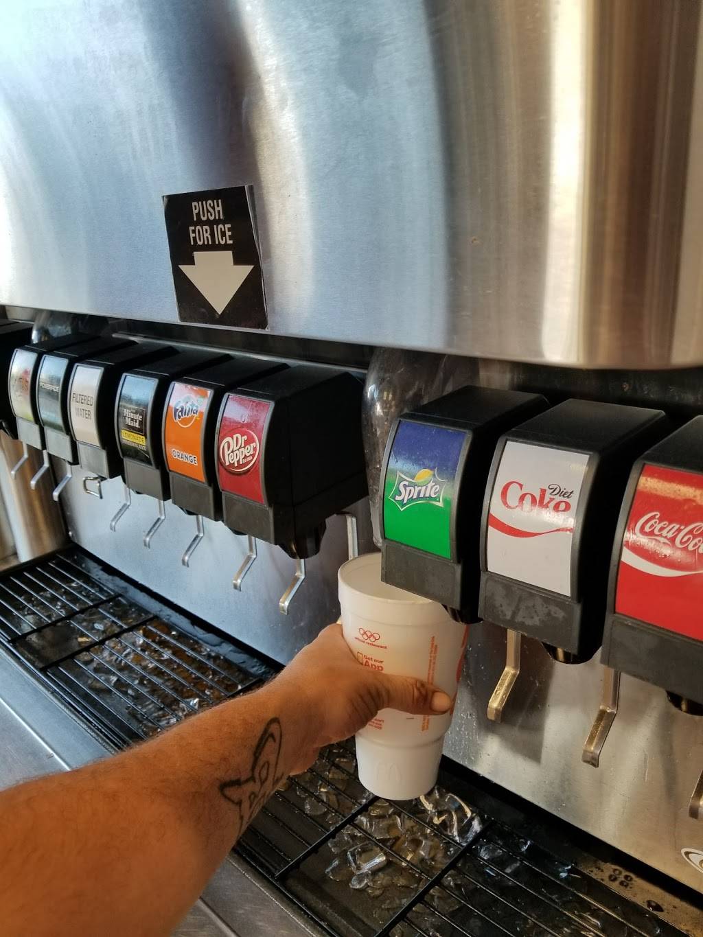 McDonalds | cafe | 1661 4th St S, St. Petersburg, FL 33705, USA | 7278942331 OR +1 727-894-2331