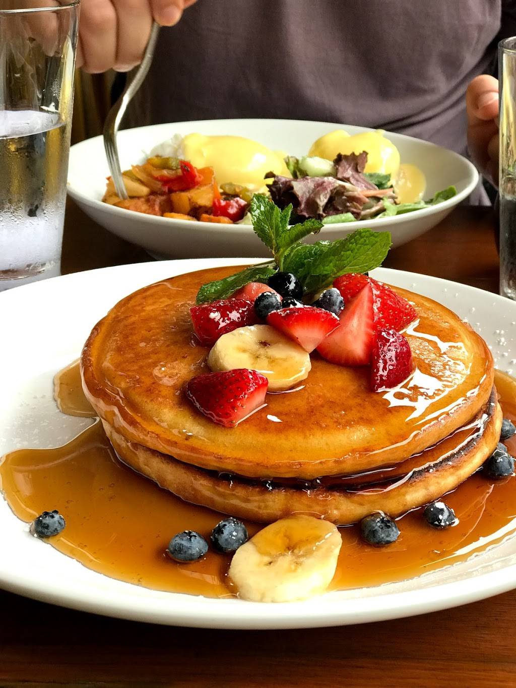 Le Monde | restaurant | 2885 Broadway, New York, NY 10025, USA | 2125313939 OR +1 212-531-3939