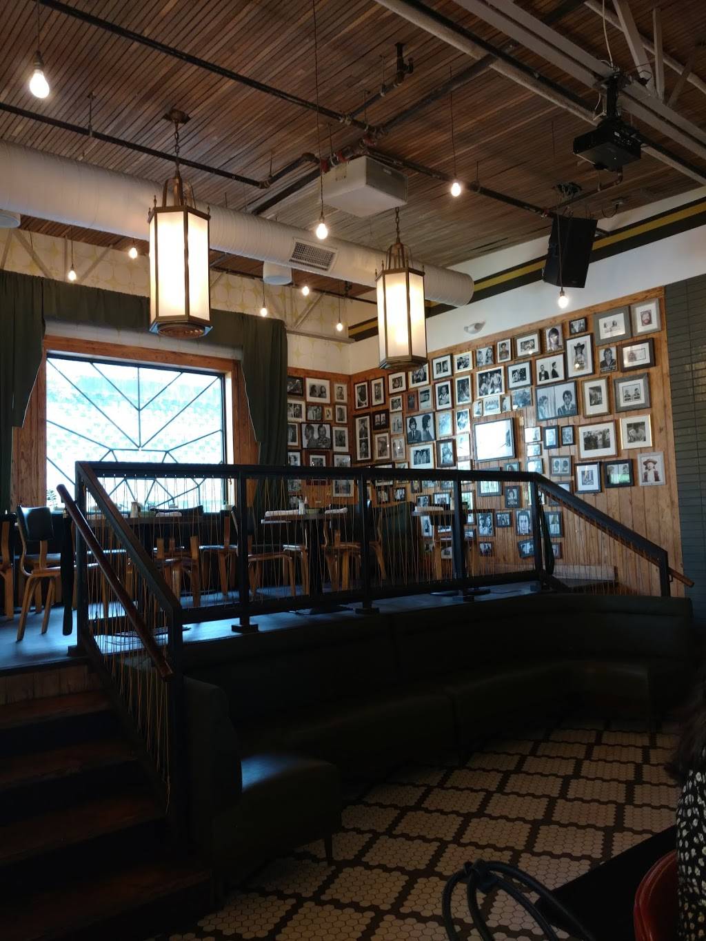 Buckhead Court | shopping mall | 3850-3872, Roswell Rd NE, Atlanta, GA 30342, USA | 4045753200 OR +1 404-575-3200