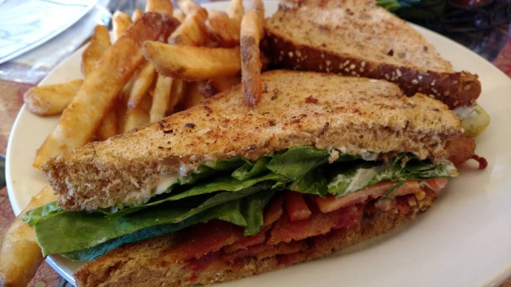 Moms | restaurant | 209 Salem St, Chico, CA 95928, USA | 5308933447 OR +1 530-893-3447