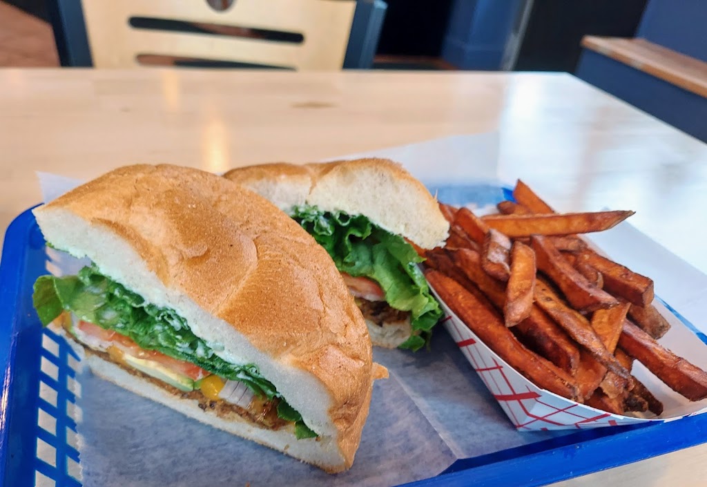 River Eatery | restaurant | 8 S Main St, Winsted, CT 06098, USA | 8602384126 OR +1 860-238-4126