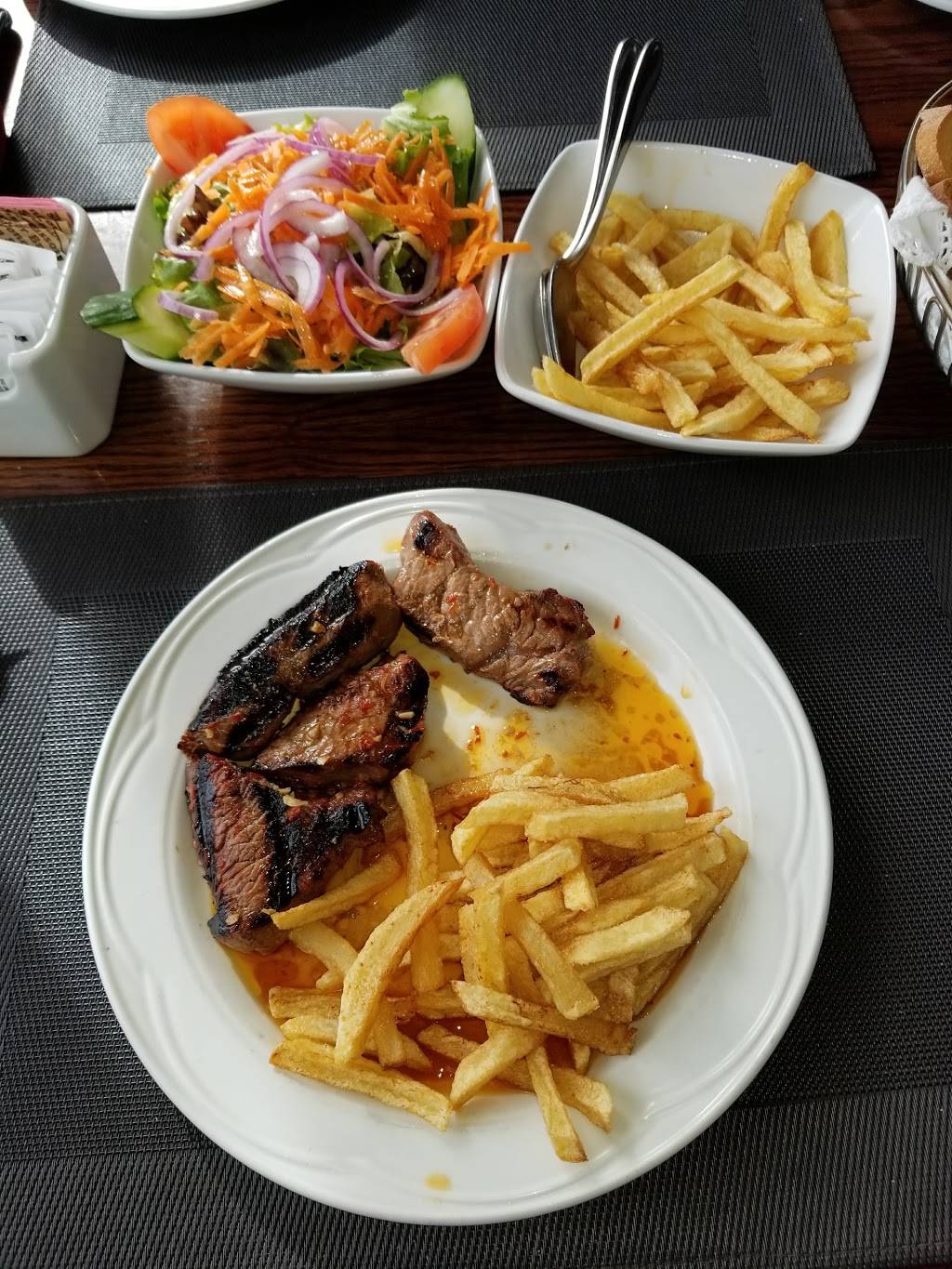 Banaboia Restaurant | restaurant | 501 Rogers Rd, York, ON M6M 1B4, Canada | 4166540967 OR +1 416-654-0967