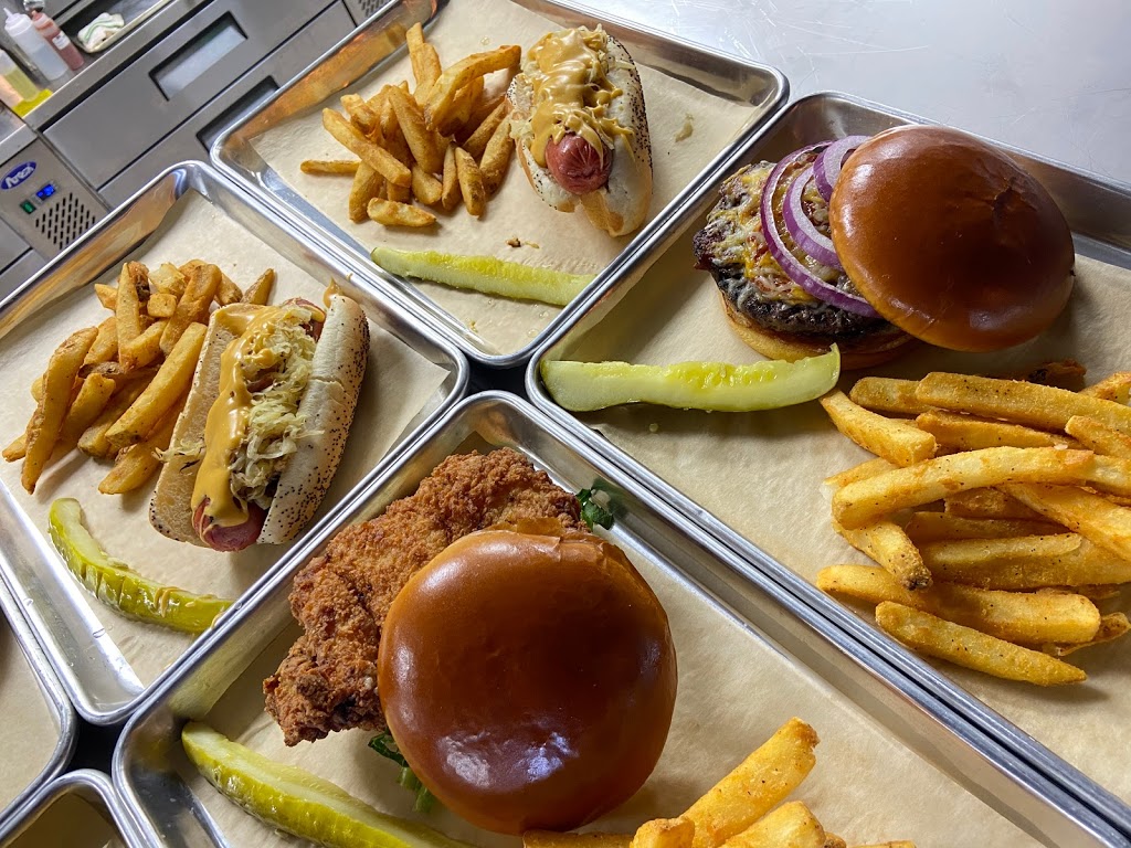 Riveters Tampa | restaurant | 2301 N Dale Mabry Hwy, Tampa, FL 33607, USA | 8135591450 OR +1 813-559-1450