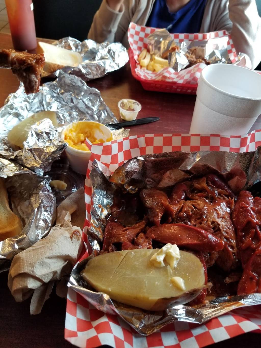 JNs Original BBQ Pithouse | restaurant | 1180 N White Ave, Pomona, CA 91768, USA | 9096237206 OR +1 909-623-7206