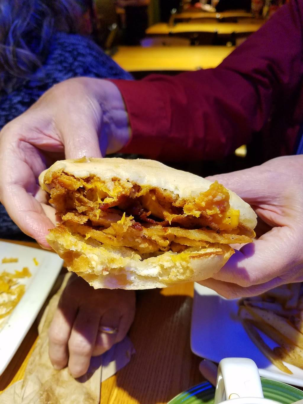 Applebees Grill + Bar | restaurant | 1901 S, I-45, Corsicana, TX 75110, USA | 9038727630 OR +1 903-872-7630