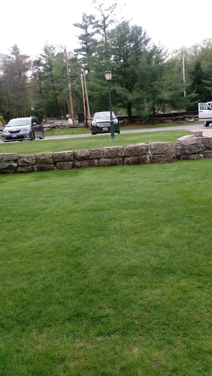 Thirsty Moose Saloon | restaurant | 428 Moseywood Rd, Lake Harmony, PA 18624, USA | 5702156128 OR +1 570-215-6128