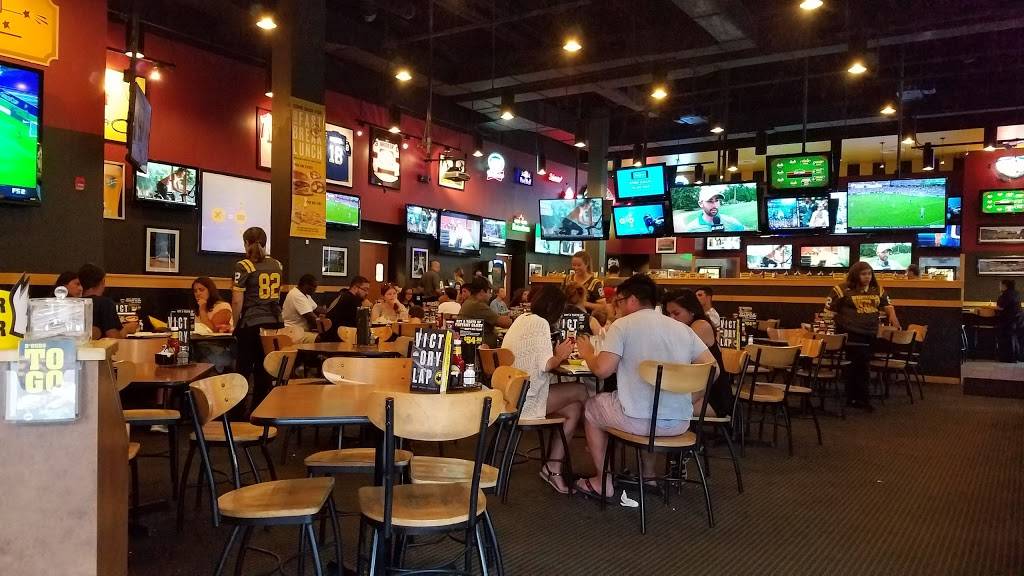 Buffalo Wild Wings | restaurant | 180 NJ-35, Eatontown, NJ 07724, USA | 7325429464 OR +1 732-542-9464