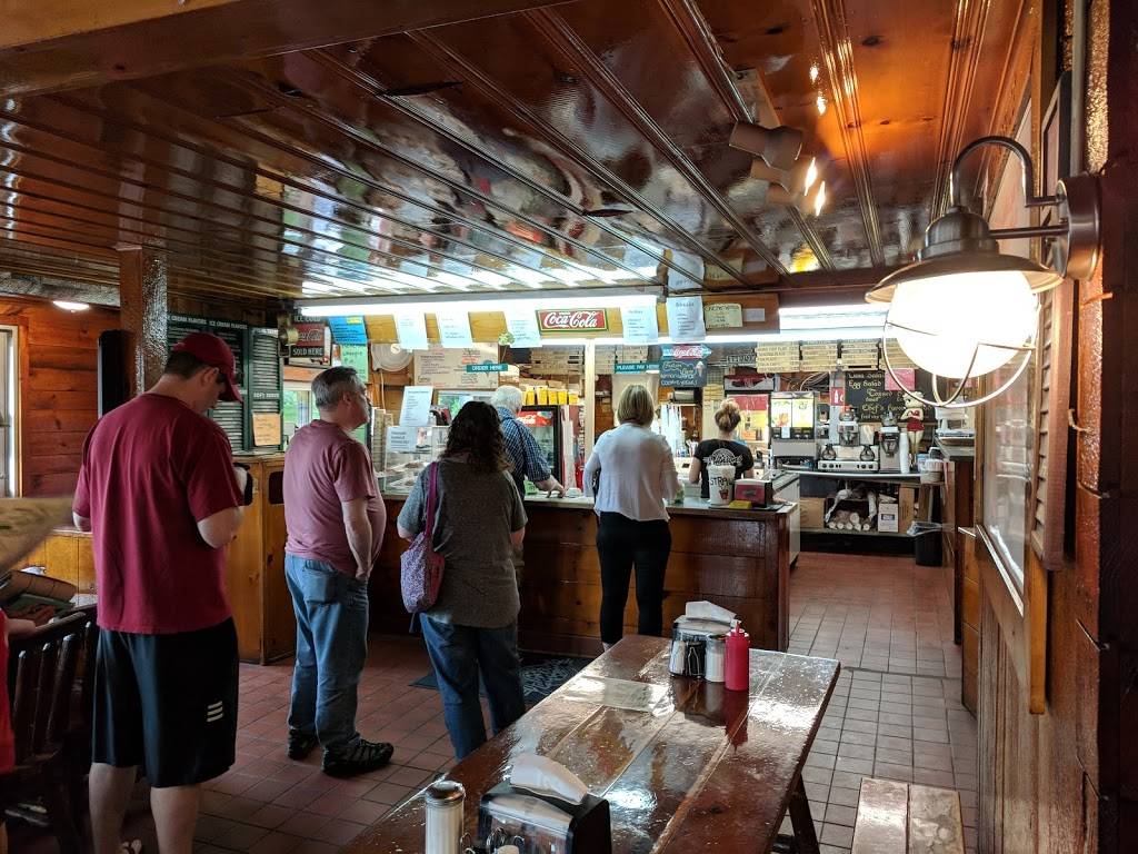 Johnsons Restaurant and Dairy Bar | restaurant | 164 Boston Rd, Groton, MA 01450, USA | 9784486840 OR +1 978-448-6840