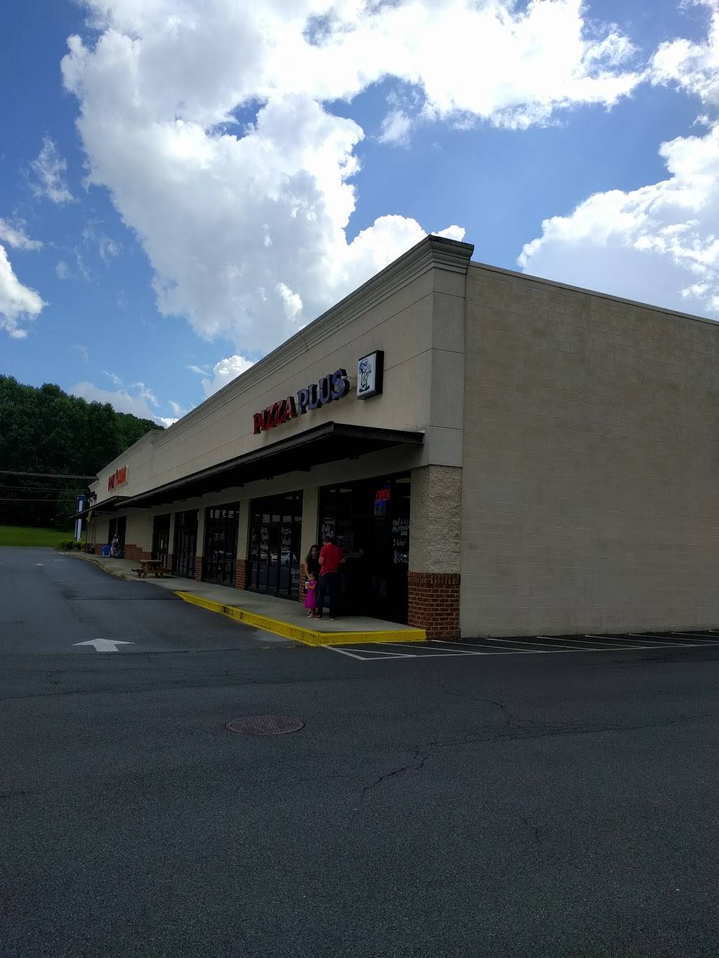 Pizza Plus | restaurant | 744 N Beaver Dam Ave #6, Damascus, VA 24236, USA | 2764759053 OR +1 276-475-9053