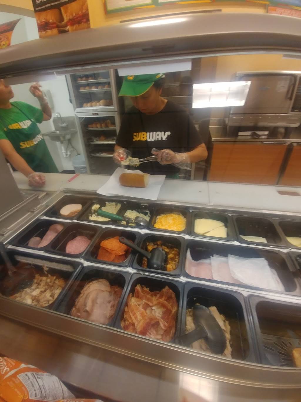 Subway | restaurant | 1556 W Gray St A, Houston, TX 77019, USA | 2819742016 OR +1 281-974-2016