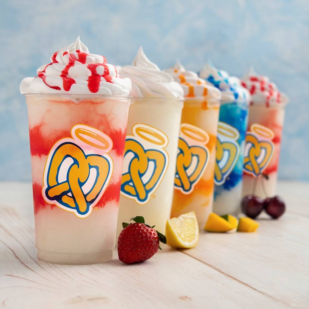 Auntie Annes | bakery | LaGuardia Rd, Queens, NY 11371, USA | 3475786055 OR +1 347-578-6055