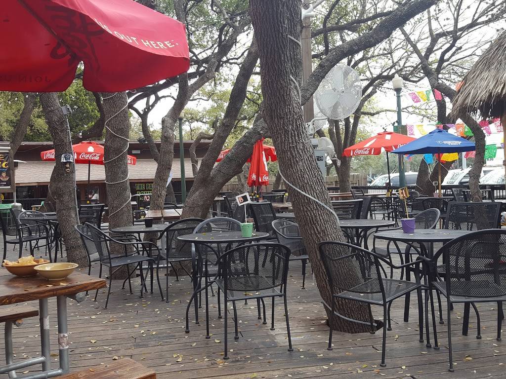 Herberts | restaurant | 1440 N Walnut Ave, New Braunfels, TX 78130, USA | 8306269323 OR +1 830-626-9323