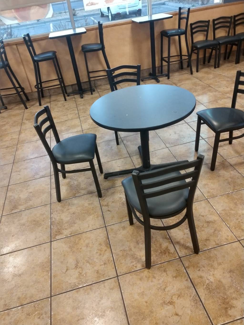 Burger King | restaurant | 200 S Rock Rd, Wichita, KS 67207, USA | 3162432048 OR +1 316-243-2048