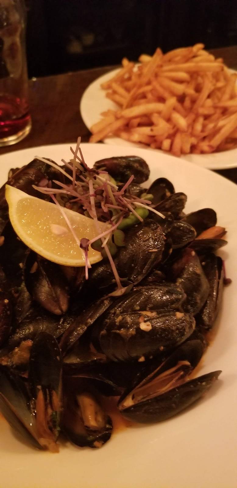 Le Zotique | restaurant | 227 Rue Saint-Zotique E, Montréal, QC H2S 1L2, Canada | 5149035899 OR +1 514-903-5899