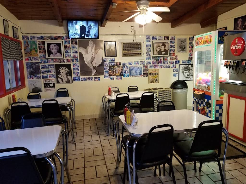 Roberts Frosty | restaurant | 35297 CA-41, Coarsegold, CA 93614, USA | 5596835022 OR +1 559-683-5022