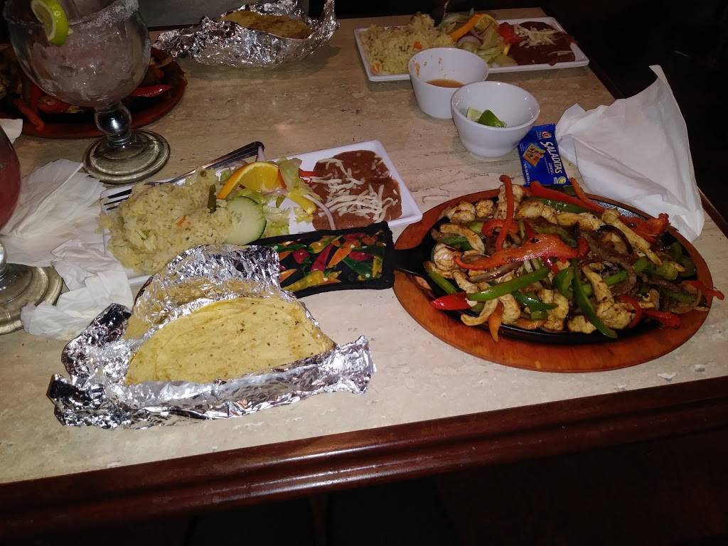 Coco Bongo Mariscos & Bar | restaurant | 5341 W 10th St, Indianapolis, IN 46224, USA | 3174058097 OR +1 317-405-8097