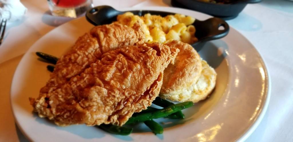 Southern Social | restaurant | 2285 S Germantown Rd, Germantown, TN 38138, USA | 9017545555 OR +1 901-754-5555