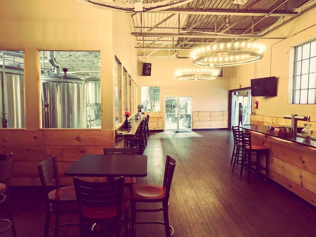 Thomas Hooker Brewery | restaurant | 16 Tobey Rd, Bloomfield, CT 06002, USA | 8602423111 OR +1 860-242-3111