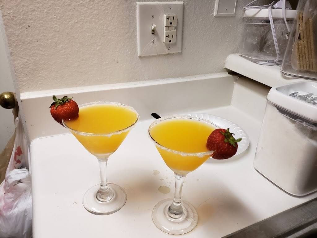 Zen Sushi | restaurant | 380 W 7th St, Dallas, TX 75208, USA | 2149469699 OR +1 214-946-9699