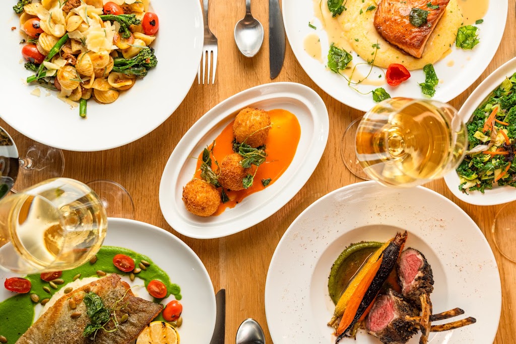 Nicks Quorum Bar & Supper Club | restaurant | 1001 Cass St, Omaha, NE 68102, USA | 4029984272 OR +1 402-998-4272