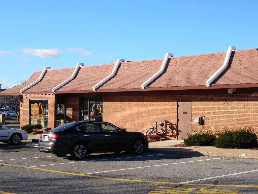 McDonalds | cafe | 170 Haverhill St, Methuen, MA 01844, USA | 9786879301 OR +1 978-687-9301