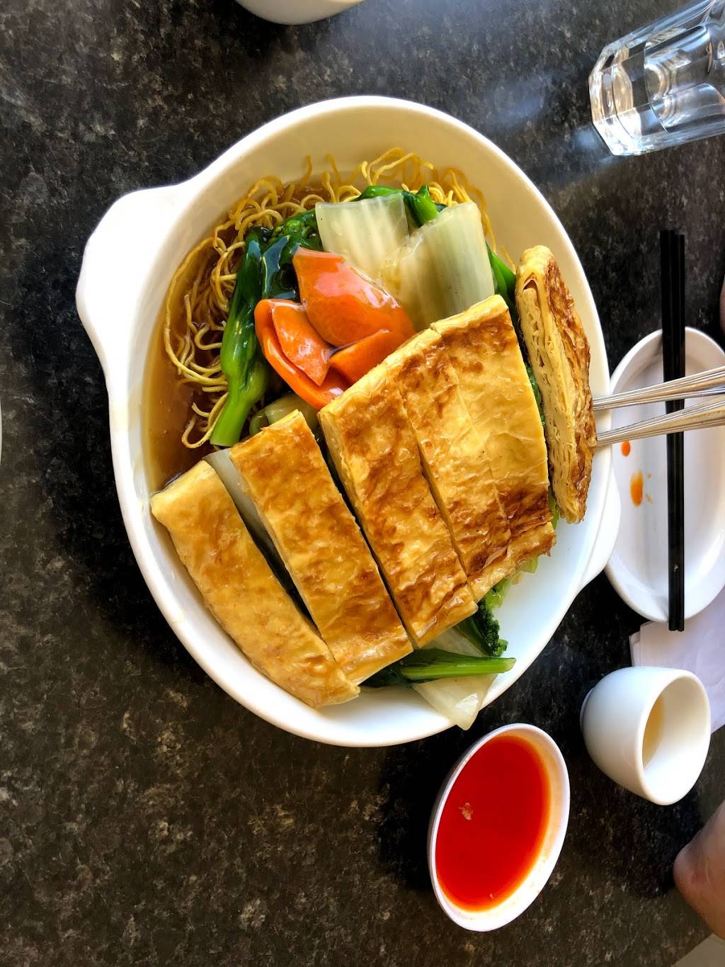 Buddhas Vegan Restaurant | restaurant | 666 Dundas St W, Toronto, ON M5T 1H9, Canada | 4166033811 OR +1 416-603-3811